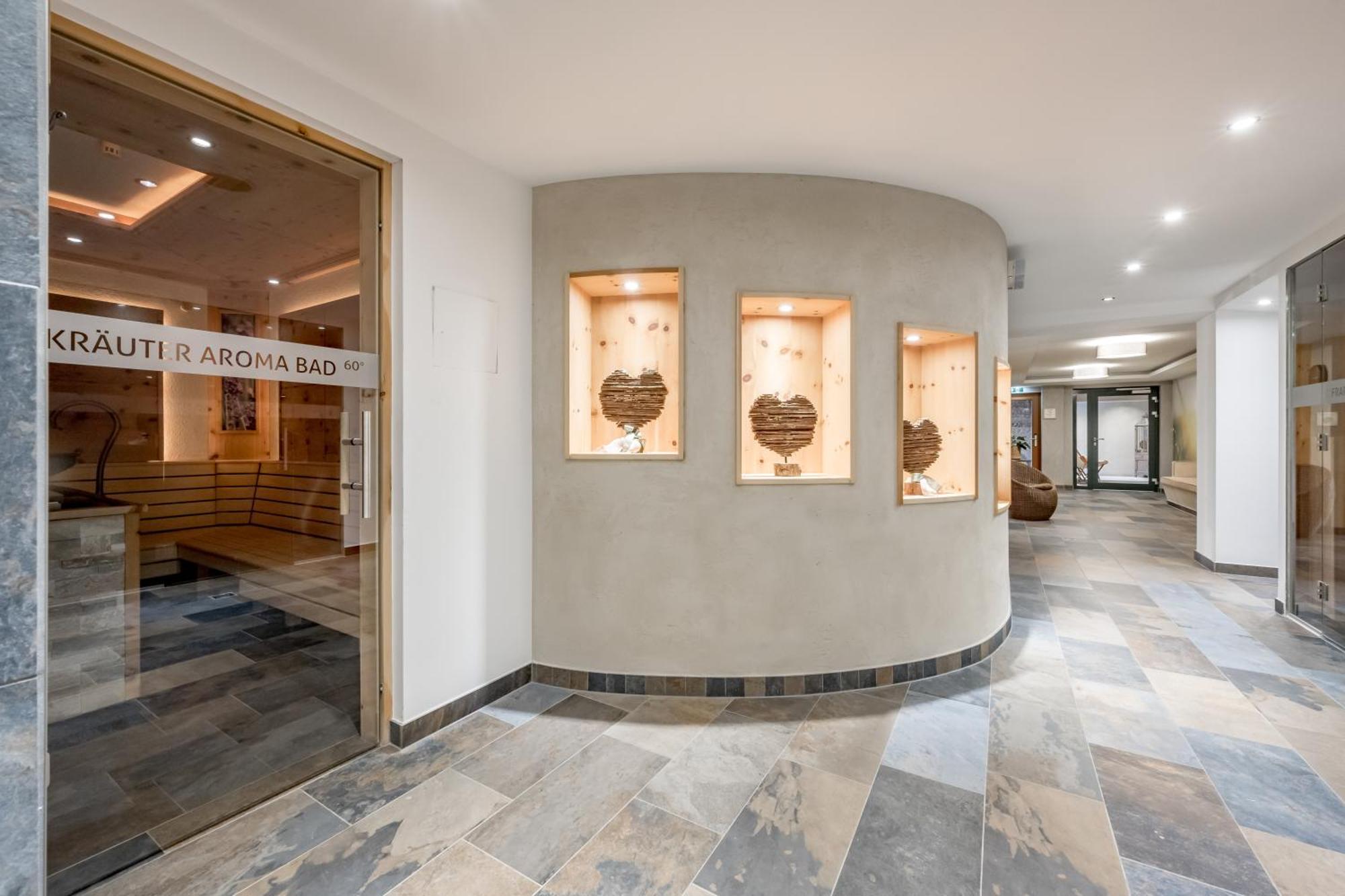 Tilia Living - B&B Mit Dem Komfort Eines Kleinen, Feinen Hotels Ried im Oberinntal Ngoại thất bức ảnh