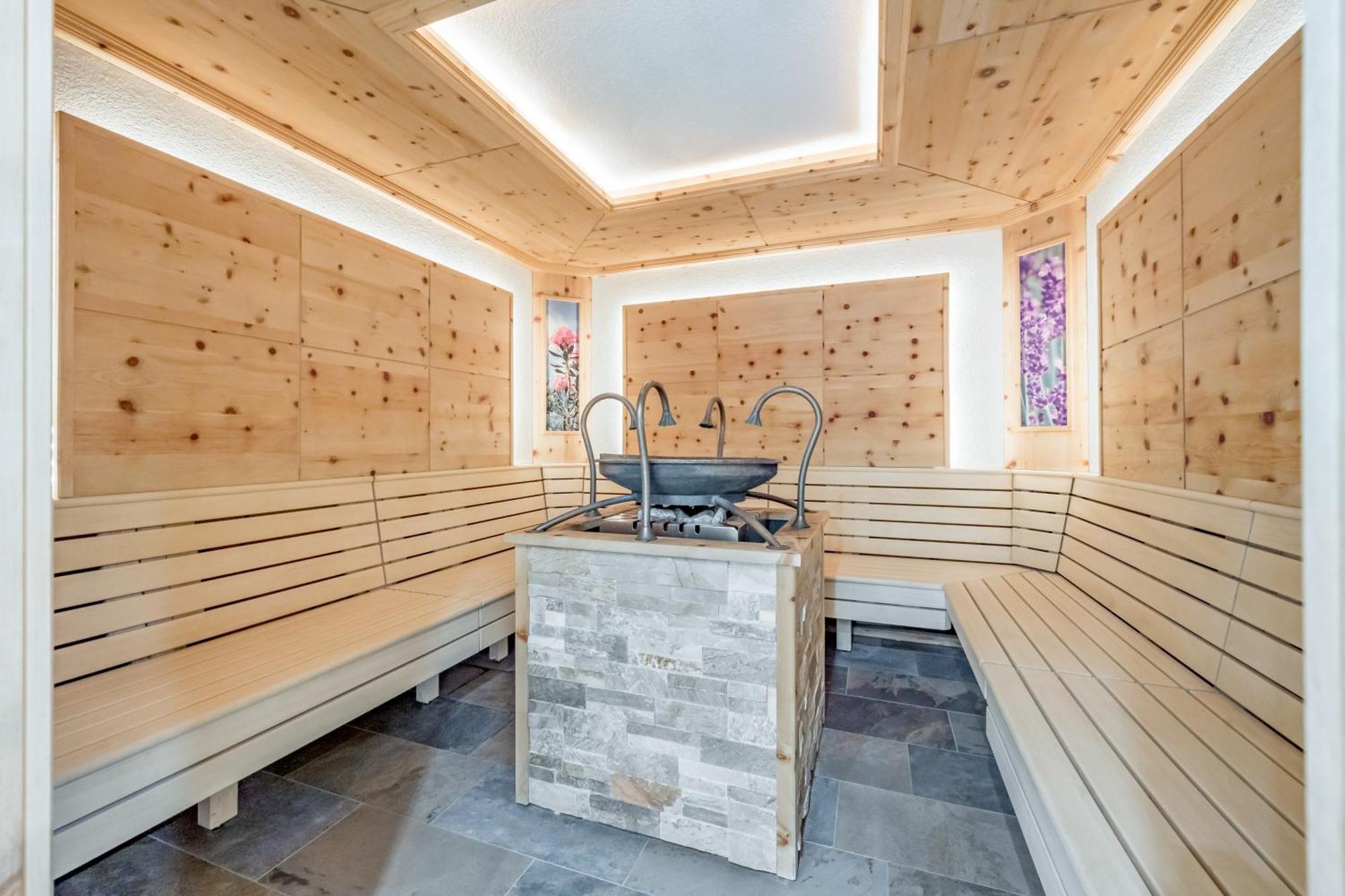 Tilia Living - B&B Mit Dem Komfort Eines Kleinen, Feinen Hotels Ried im Oberinntal Ngoại thất bức ảnh