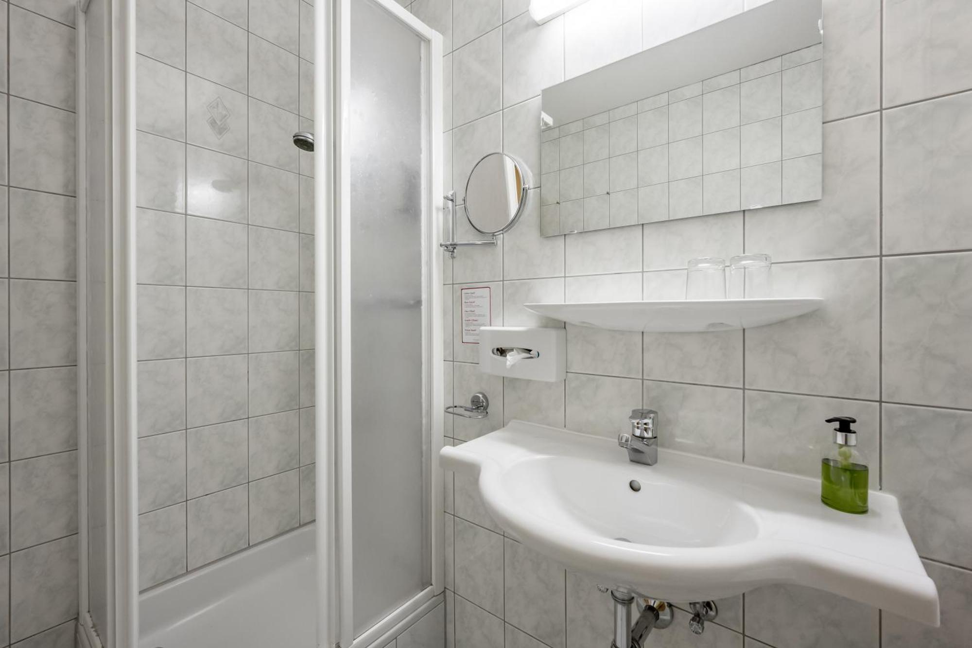 Tilia Living - B&B Mit Dem Komfort Eines Kleinen, Feinen Hotels Ried im Oberinntal Ngoại thất bức ảnh