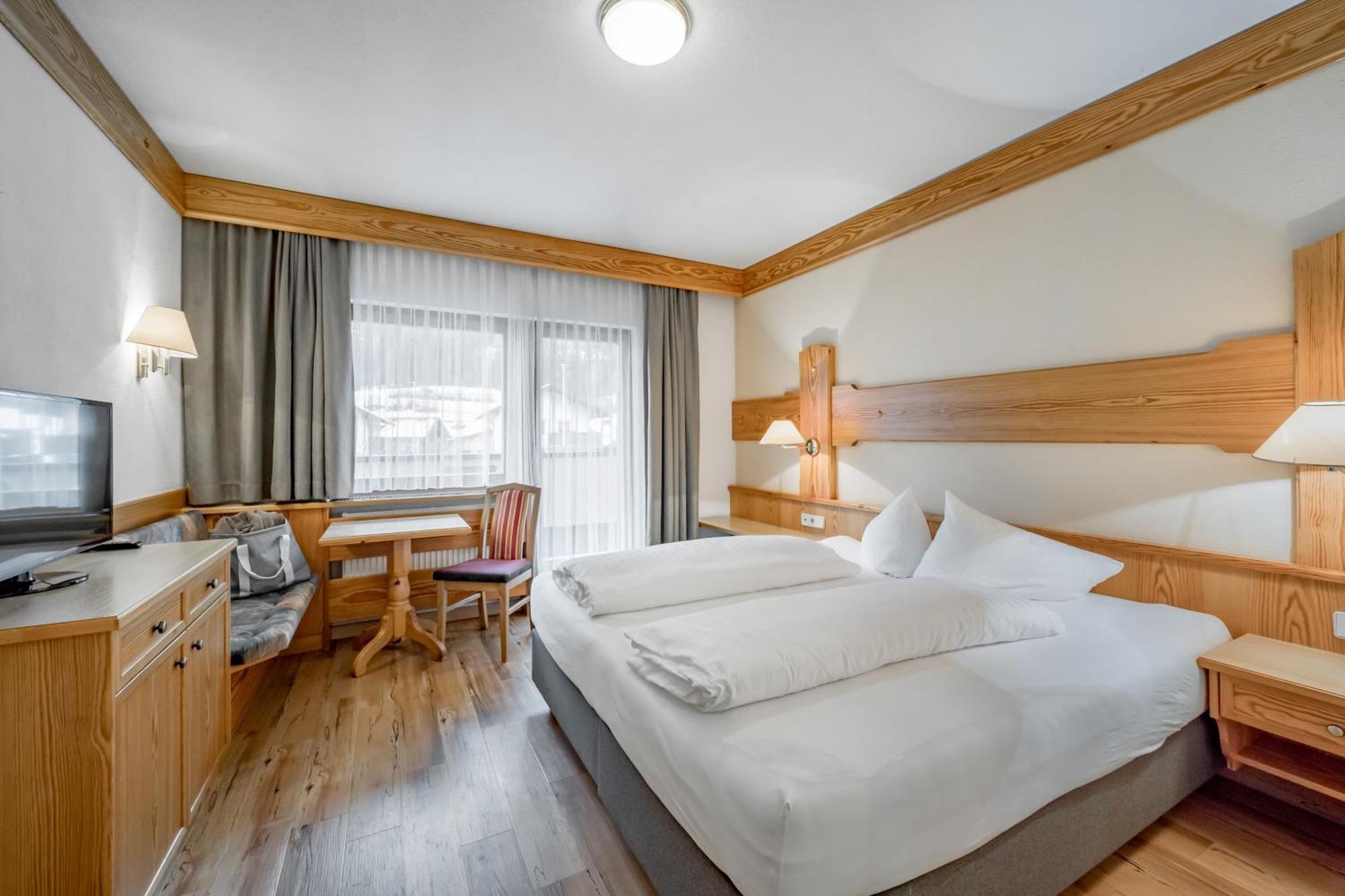 Tilia Living - B&B Mit Dem Komfort Eines Kleinen, Feinen Hotels Ried im Oberinntal Ngoại thất bức ảnh