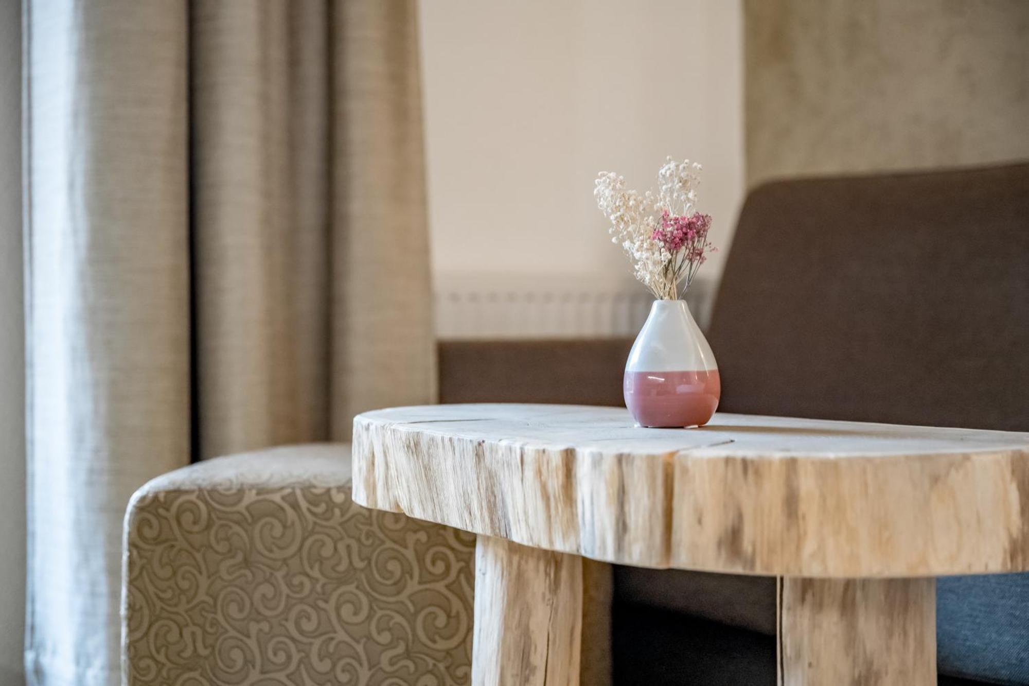 Tilia Living - B&B Mit Dem Komfort Eines Kleinen, Feinen Hotels Ried im Oberinntal Ngoại thất bức ảnh